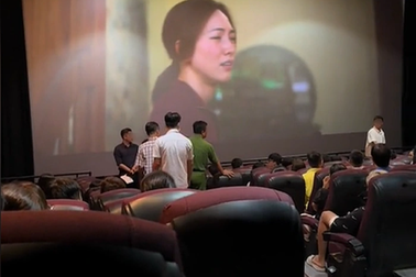 Công an vào rạp kiểm tra độ tuổi người xem phim "Mai" có cần báo trước?
