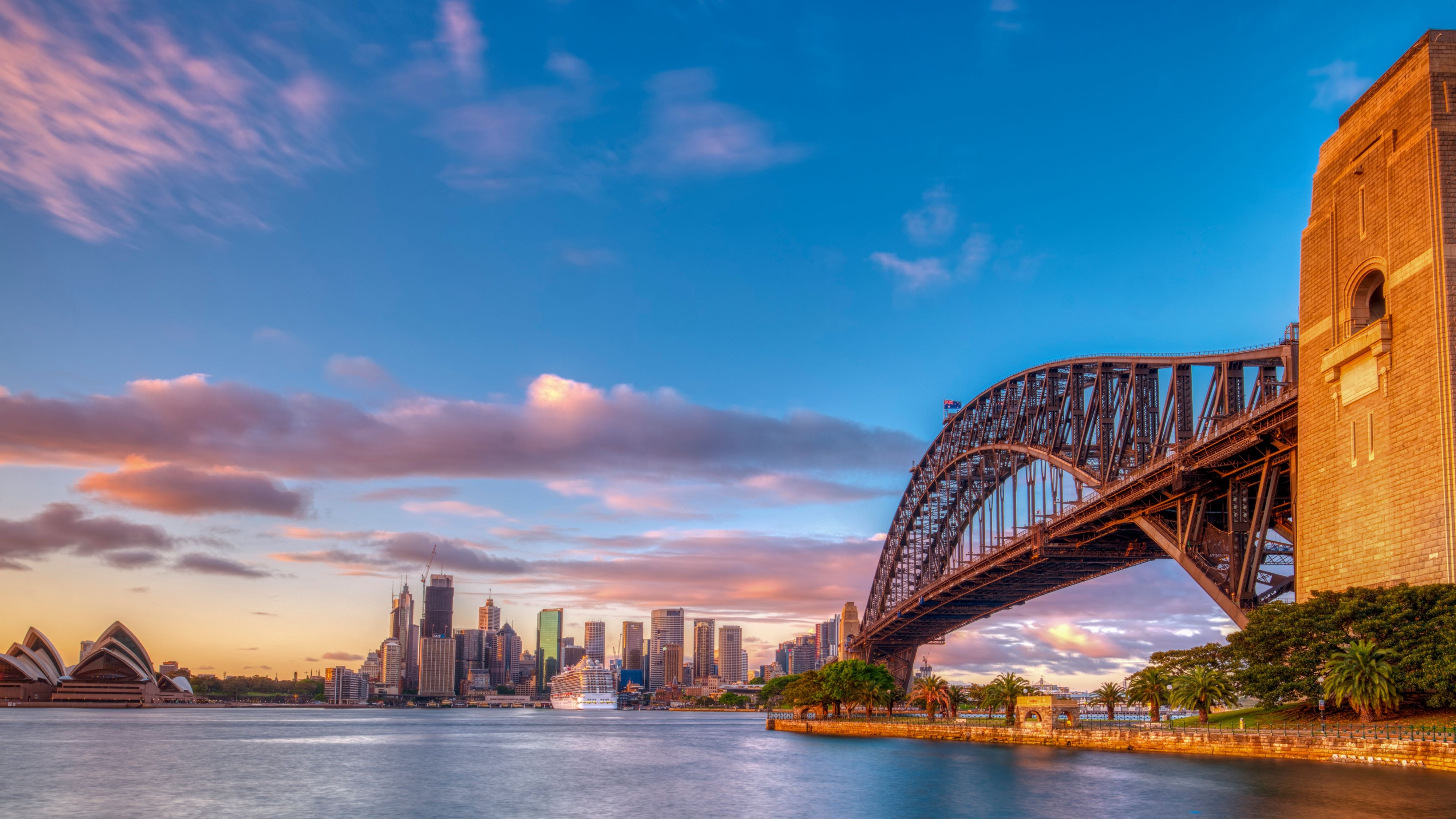 Sydney.jpg Sydney.jpg