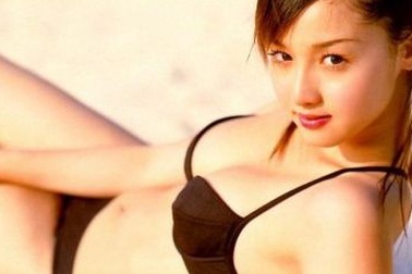 Nữ diễn viên gợi cảm Erika Sawajiri chia tay chồng