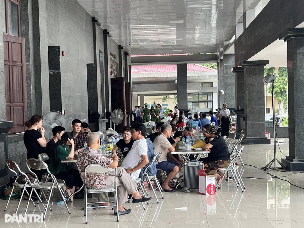 Vụ lật tàu ở Hạ Long: Nhóm 15 người du lịch chỉ còn một nạn nhân sống sót - 3