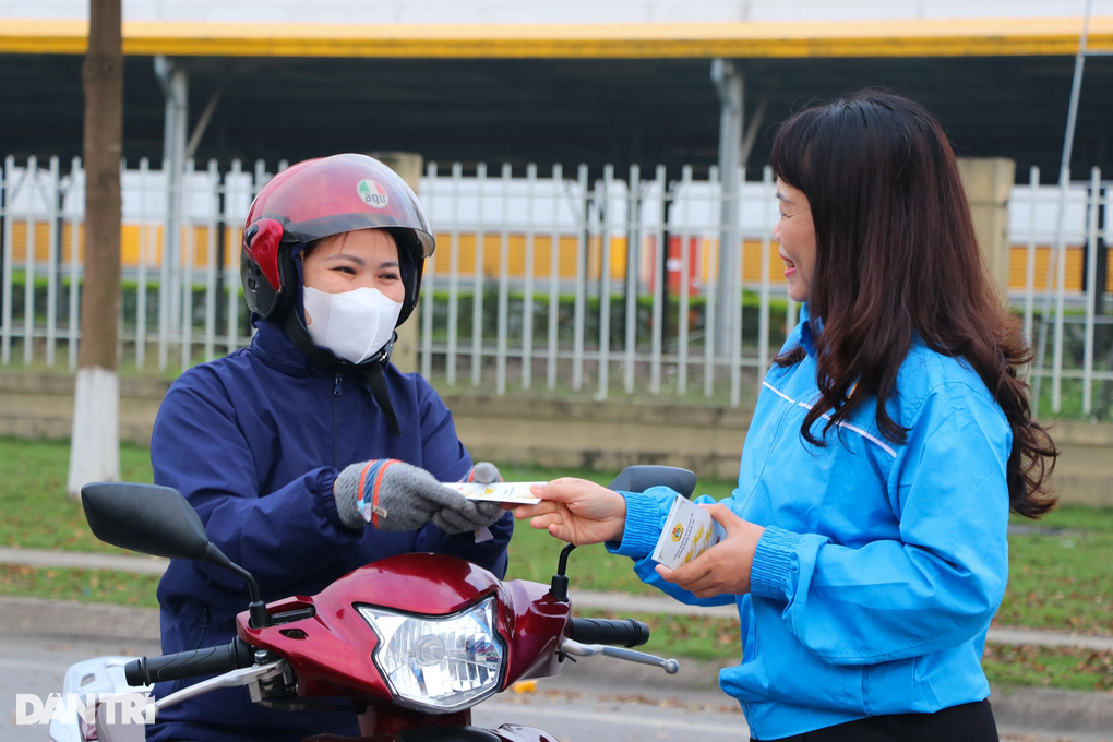 Gần 89% công nhân trở lại nhà máy sau kì nghỉ Tết - 2