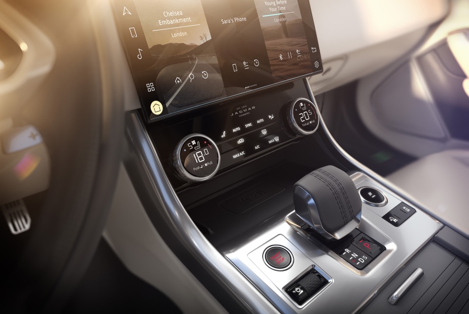 Jaguar XF 2021 đã sẵn sàng, thêm lựa chọn trong phân khúc sedan hạng sang - 12 Jaguar XF 2021 đã sẵn sàng, thêm lựa chọn trong phân khúc sedan hạng sang - 12