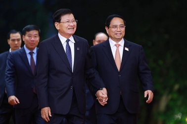 Việt Nam luôn dành ưu tiên cao nhất cho mối quan hệ đặc biệt với Lào