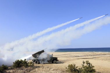 Triều Tiên cảnh cáo giáng cho Mỹ "đòn sấm sét từ trời xanh"