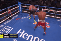 Giơ mặt thách thức đối thủ, võ sĩ nhận cái kết không thể đắng hơn