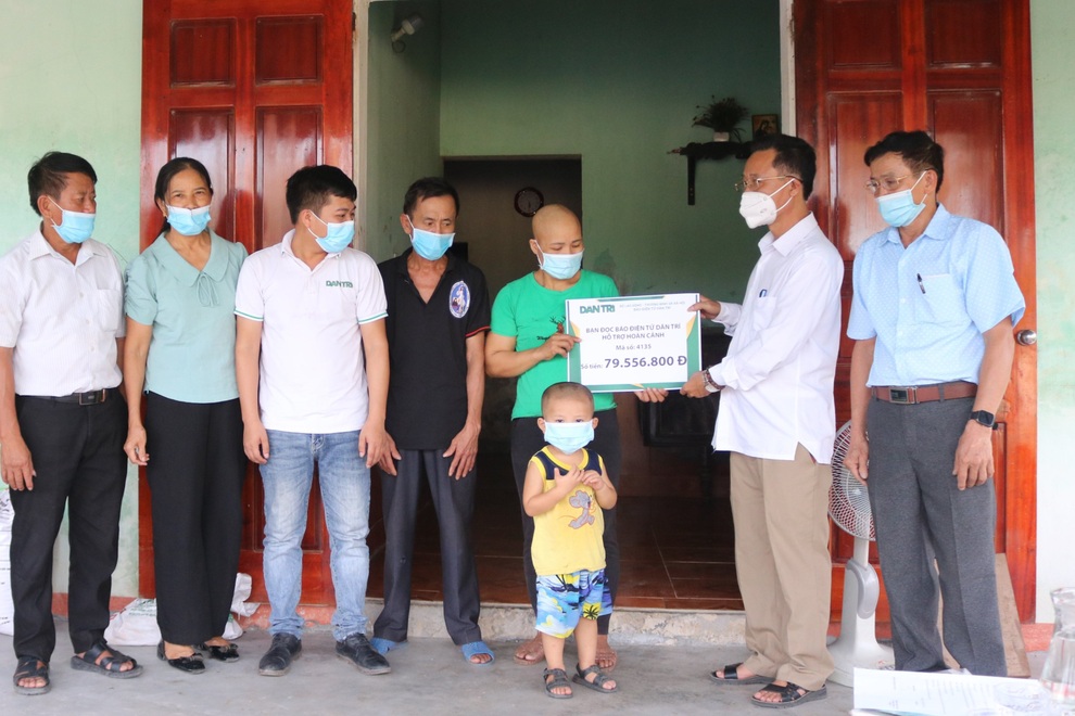 Bạn đọc hỗ trợ người phụ nữ ung thư chăm chồng bệnh tật gần 110 triệu đồng - 1 Bạn đọc hỗ trợ người phụ nữ ung thư chăm chồng bệnh tật gần 110 triệu đồng - 1