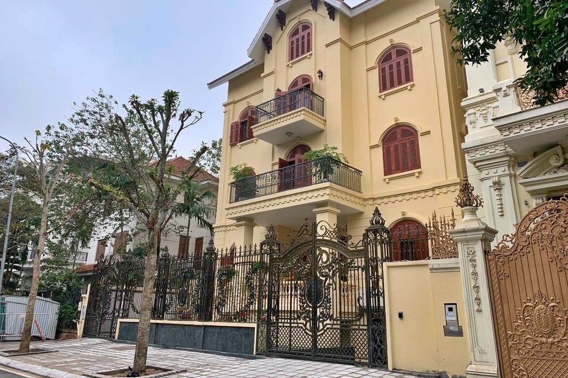 Đề nghị Công an Cầu Giấy điều tra việc dỡ rào vào xây biệt thự tai tiếng - 1 Đề nghị Công an Cầu Giấy điều tra việc dỡ rào vào xây biệt thự tai tiếng - 1