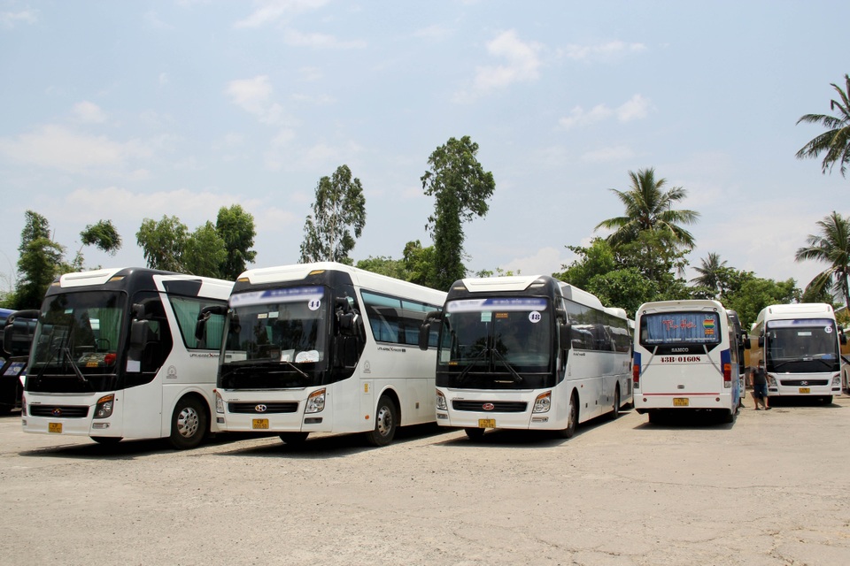 Tài xế xe du lịch ngồi trên đống lửa giữa mùa dịch - 3 Tài xế xe du lịch ngồi trên đống lửa giữa mùa dịch - 3