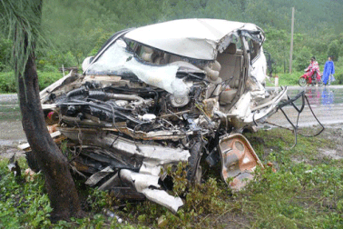 Xe máy tông xe tải, 1 sĩ quan quân đội tử vong