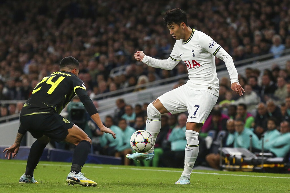 Tottenham rơi vé đi tiếp, HLV Conte nổi khùng với trọng tài - 2 Tottenham rơi vé đi tiếp, HLV Conte nổi khùng với trọng tài - 2