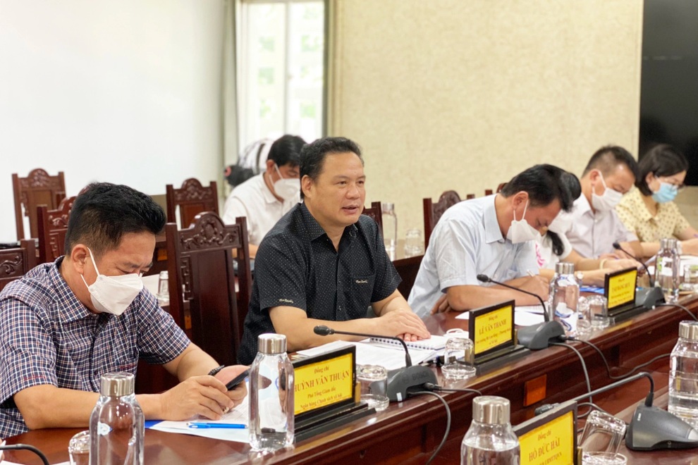Thứ trưởng Lê Văn Thanh: Tiền hỗ trợ cần sớm đến tay người dân ở Tây Ninh - 4 Thứ trưởng Lê Văn Thanh: Tiền hỗ trợ cần sớm đến tay người dân ở Tây Ninh - 4