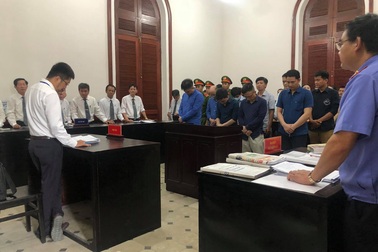 Buôn lậu 214 container, nhóm cán bộ hải quan lãnh án