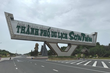 Sập giàn giáo trong khu du lịch ở Đồng Nai, 2 người tử vong