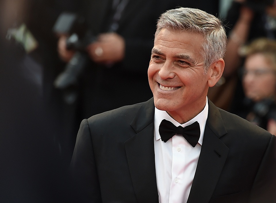 Tài tử George Clooney gây bất ngờ khi tiết lộ khả năng may vá - 1 Tài tử George Clooney gây bất ngờ khi tiết lộ khả năng may vá - 1