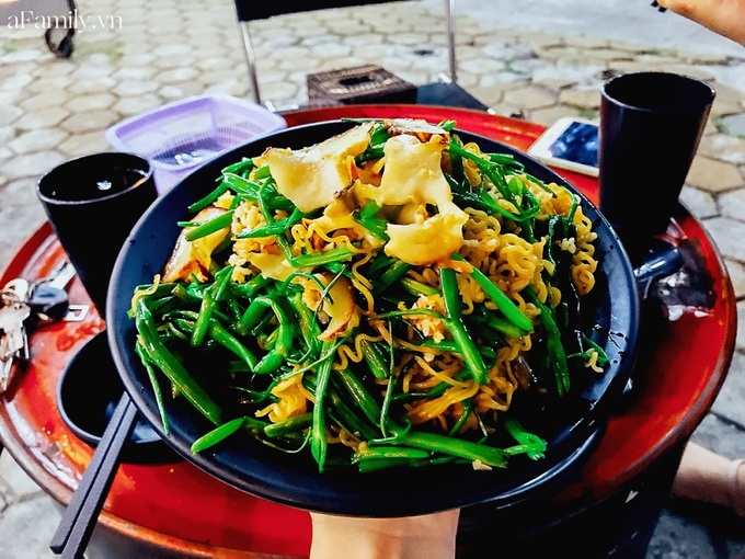 3 hàng ốc hải sản vừa ngon vừa bình dân ở Hà Nội giúp chị em "đổi gió" chỉ với 300k, chẳng cần ra tận biển cũng thỏa đam mê ăn uống - Ảnh 21. 3 hàng ốc hải sản vừa ngon vừa bình dân ở Hà Nội giúp chị em "đổi gió" chỉ với 300k, chẳng cần ra tận biển cũng thỏa đam mê ăn uống - Ảnh 21.
