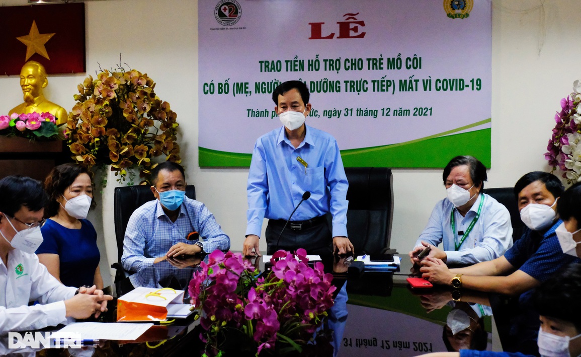 Ngày cuối năm xúc động của bé 5 tuổi mất mẹ vì Covid-19 - 1 Ngày cuối năm xúc động của bé 5 tuổi mất mẹ vì Covid-19 - 1