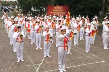 Đội viên Hà Nội biểu diễn mừng 75 năm thành lập Đội TNTP