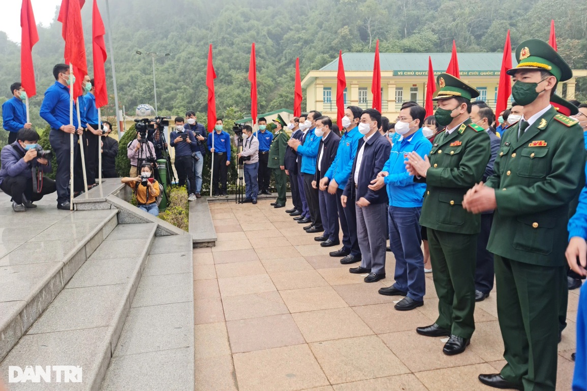 Tuổi trẻ thể hiện khát vọng dấn thân, cống hiến nhiệt huyết sức trẻ - 3 Tuổi trẻ thể hiện khát vọng dấn thân, cống hiến nhiệt huyết sức trẻ - 3