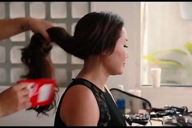 Hậu trường chụp ảnh của hai mẹ con nữ phát thanh viên.