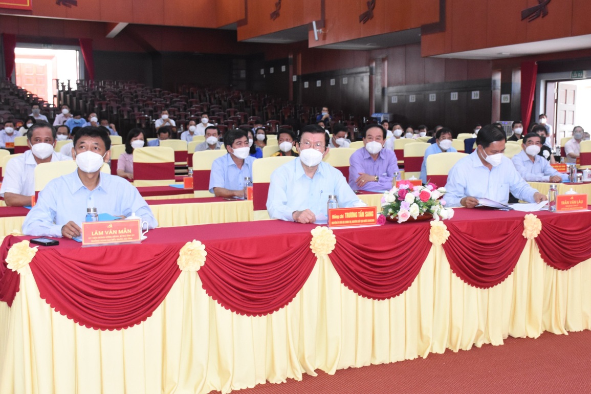 Sóc Trăng phát động hỗ trợ xây dựng nhà ở cho hộ nghèo - 1 Sóc Trăng phát động hỗ trợ xây dựng nhà ở cho hộ nghèo - 1