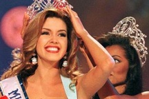 Những phụ nữ từng bị Donald Trump "chĩa mũi dùi"