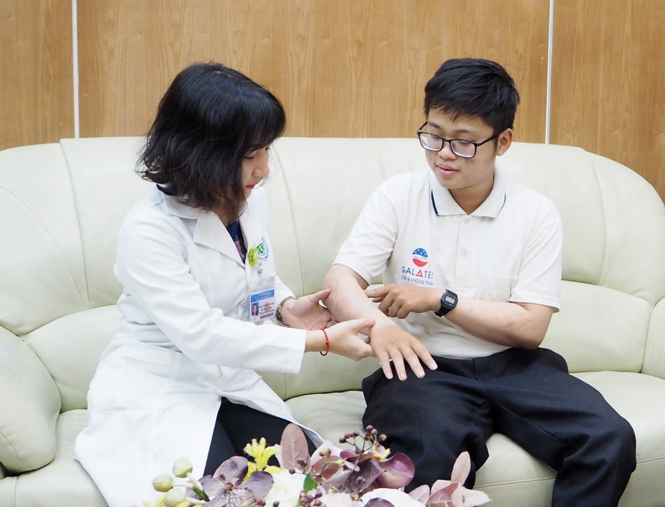 Sinh viên y khoa đẩy lùi bệnh vảy nến nhờ thuốc sinh học - 2 Sinh viên y khoa đẩy lùi bệnh vảy nến nhờ thuốc sinh học - 2