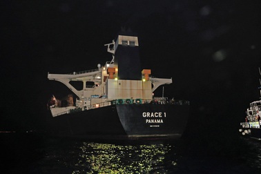 Anh thả thủy thủ đoàn siêu tàu chở dầu Iran