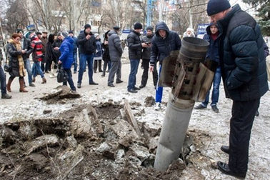 Phe ly khai nã tên lửa vào trụ sở quân đội Ukraine, 7 người chết