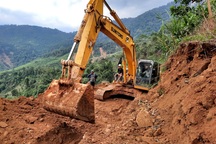 Tiếp tục nỗ lực thông đường vào hiện trường vụ sạt lở Phước Sơn