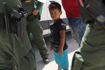 Mỹ tính đưa 20.000 trẻ nhập cư vào tạm các doanh trại quân đội