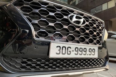 Trúng biển ngũ quý 9, xe Santa Fe đội giá gần 4 tỷ đồng tại Hà Nội