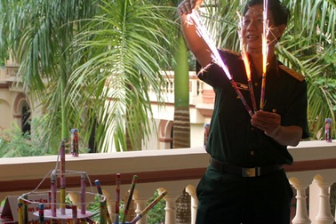 Pháo hỏa thuật không thay thế pháo nổ