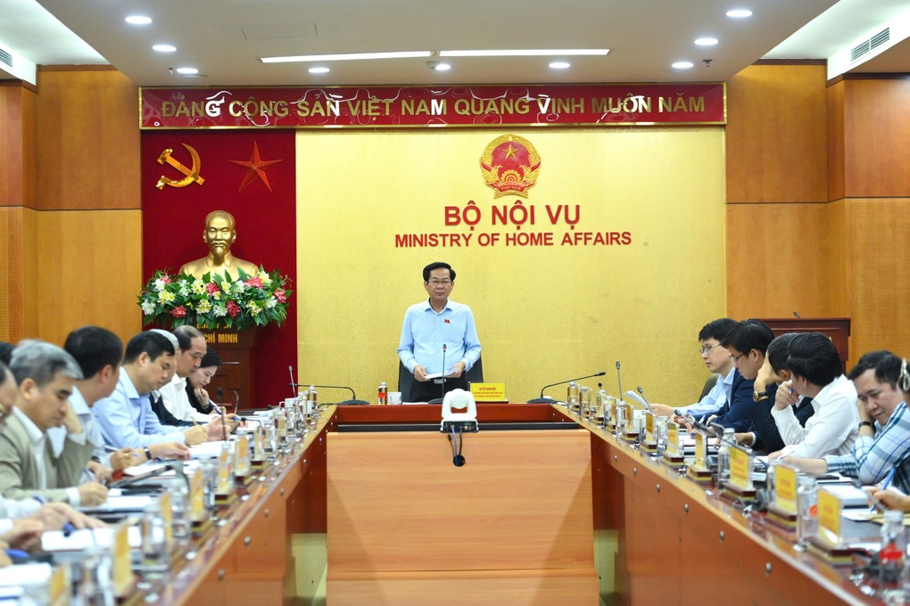 Yêu cầu đặc biệt làm ngày làm đêm, làm thêm ngày nghỉ của Bộ trưởng - 2