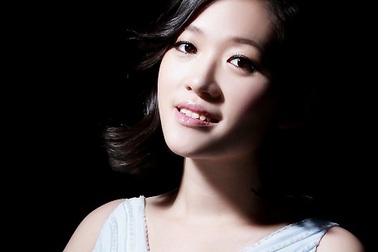 Nữ thạc sĩ âm nhạc xinh đẹp và dự án “trẻ hóa” nhạc cổ điển