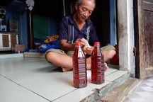 Về Nam Ô xem nghề làm nước mắm truyền thống