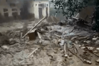 Lũ quét kinh hoàng ở Nghệ An