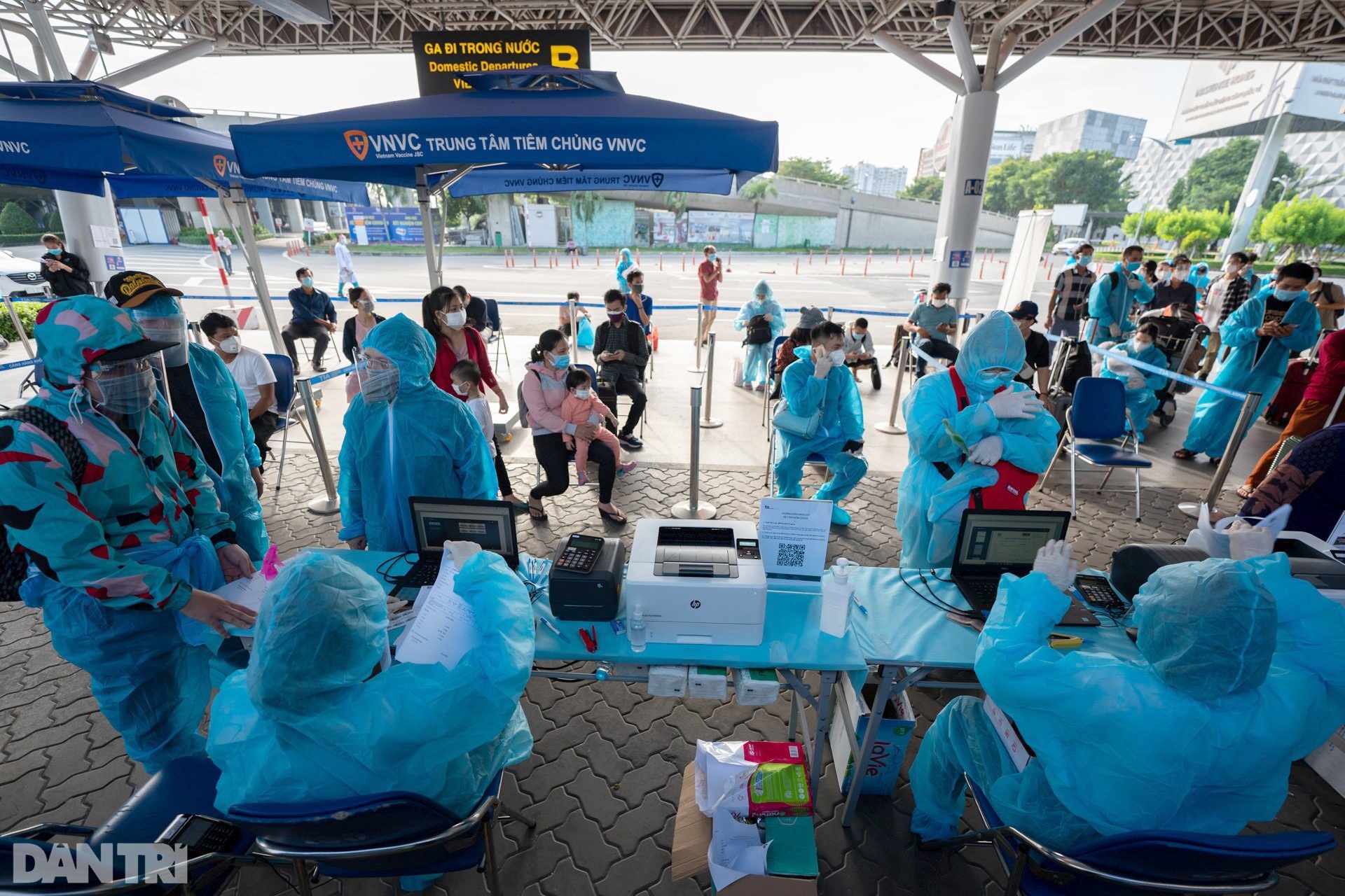 500 công dân Quảng Nam lên xe khách rời tâm dịch TPHCM trở về quê nhà - 12 500 công dân Quảng Nam lên xe khách rời tâm dịch TPHCM trở về quê nhà - 12