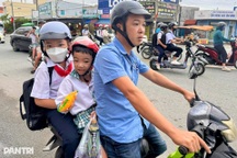 Phụ huynh bức xúc vì phải bỏ việc từ 3h chiều đi đón con