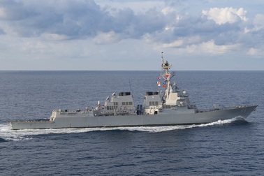 Hai tàu chiến Mỹ áp sát khu vực Trung Quốc chiếm đóng phi pháp ở Biển Đông