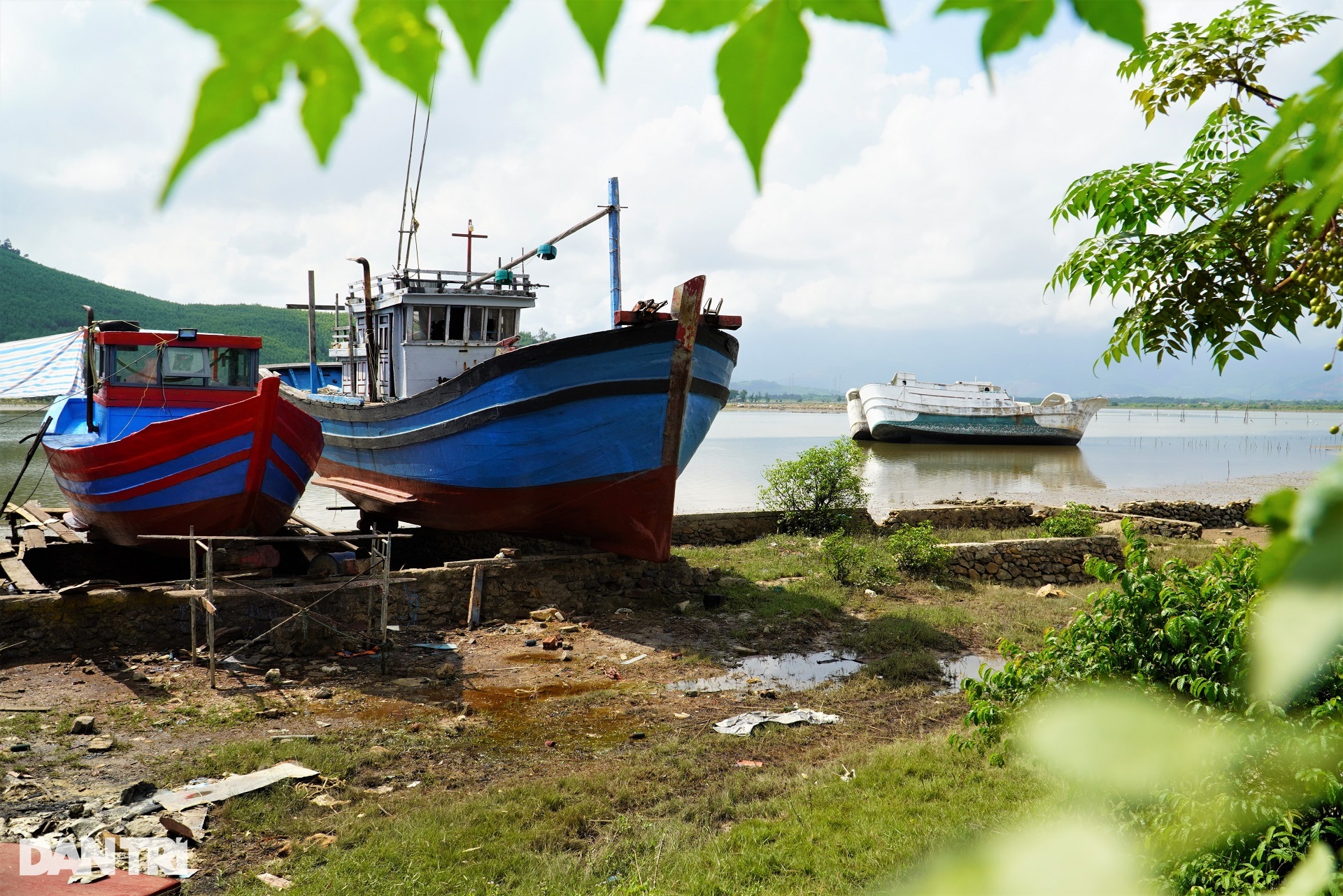 Những con tàu ma án ngữ nơi cửa biển - 11