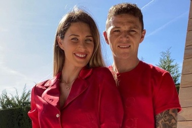 Dàn mỹ nhân hậu phương của tuyển Anh và Croatia "đọ sắc" nóng bỏng