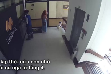 Mẹ phản ứng nhanh như chớp, cứu con khỏi cú ngã từ tầng 4