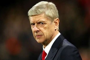 Thảm bại trước Bayern Munich, HLV Wenger bị CĐV "ép" từ chức