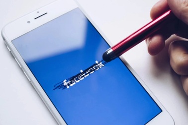 Tôi xóa Facebook và thấy cuộc sống hạnh phúc hơn