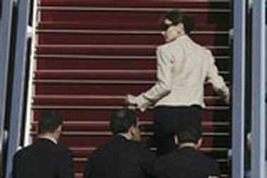 Vụ tự tử gây náo loạn lễ tiễn Tổng thống Pháp Sarkozy ở Israel