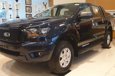 Cận Tết Nguyên đán, ô tô khan hàng, bán "bia kèm lạc"