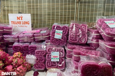 Ống hút phồng tôm, mì thanh long và đặc sản độc, lạ hút khách Thủ đô