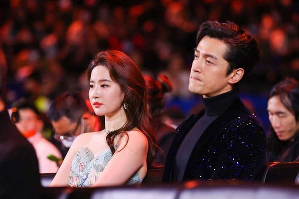 Lưu Diệc Phi bị chê béo: Khi chuẩn gầy độc hại ám ảnh showbiz Hoa ngữ - 2 Lưu Diệc Phi bị chê béo: Khi chuẩn gầy độc hại ám ảnh showbiz Hoa ngữ - 2
