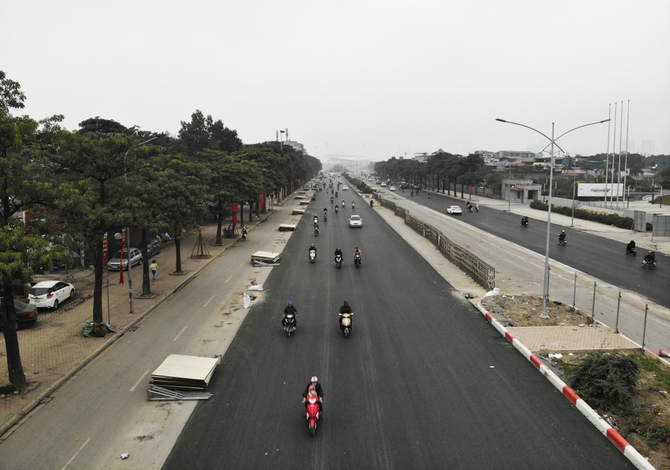 Tháo dỡ rào chắn đường đua F1, đường Lê Quang Đạo thông thoáng - 7 Tháo dỡ rào chắn đường đua F1, đường Lê Quang Đạo thông thoáng - 7