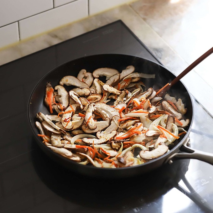 Bỏ túi ngay món nấm xào cho bữa tối nếu bạn muốn có eo thon mặc đồ đẹp mùa hè - Ảnh 5. Bỏ túi ngay món nấm xào cho bữa tối nếu bạn muốn có eo thon mặc đồ đẹp mùa hè - Ảnh 5.